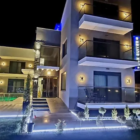 Aparthotel Luxsuites 4*