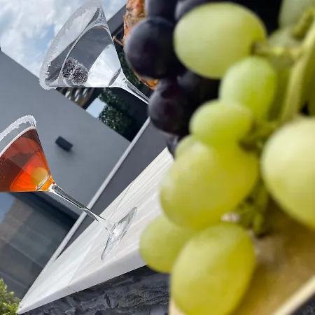 Lägenhetshotell Luxsuites Ofrínion