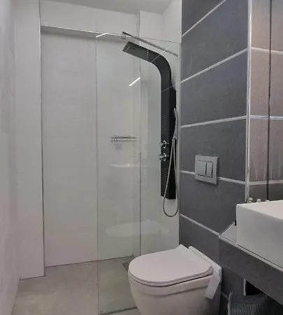 Aparthotel Luxsuites 4*