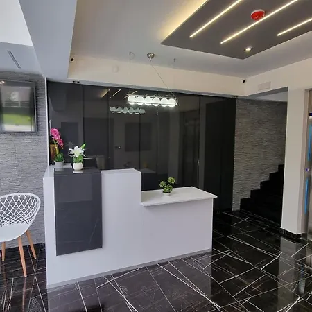 Aparthotel Luxsuites 4*