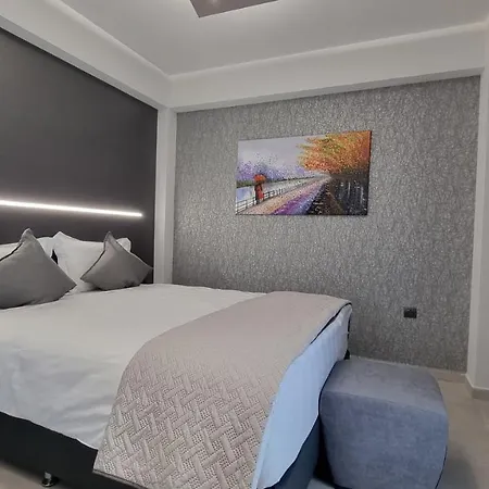 Luxsuites Aparthotel