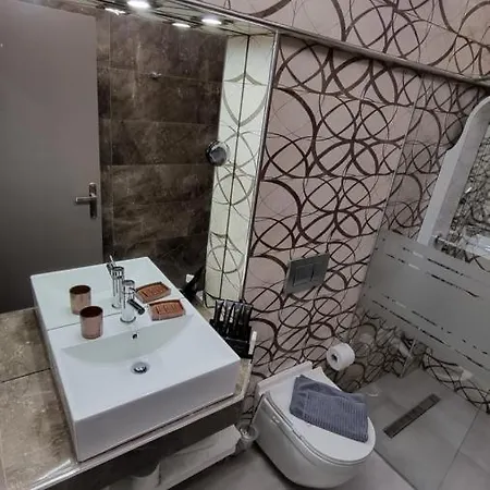 Aparthotel Luxsuites 4*