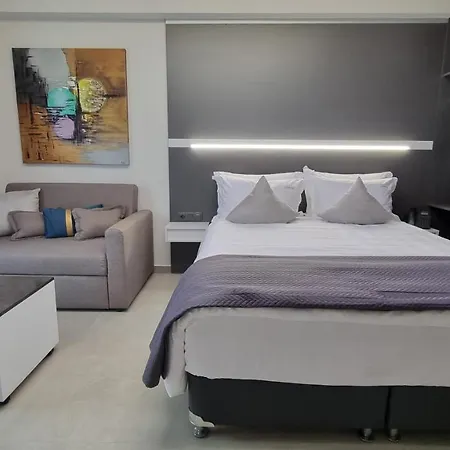 Aparthotel Luxsuites 4*