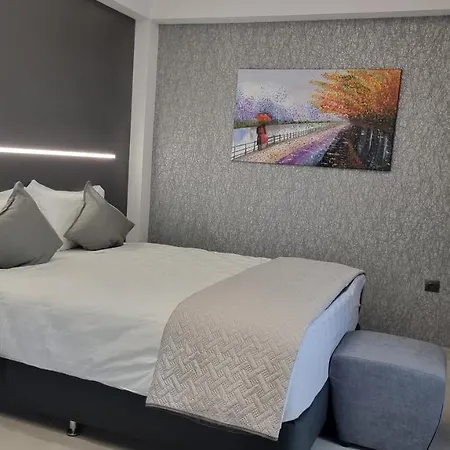 Luxsuites 4* Ofrínion