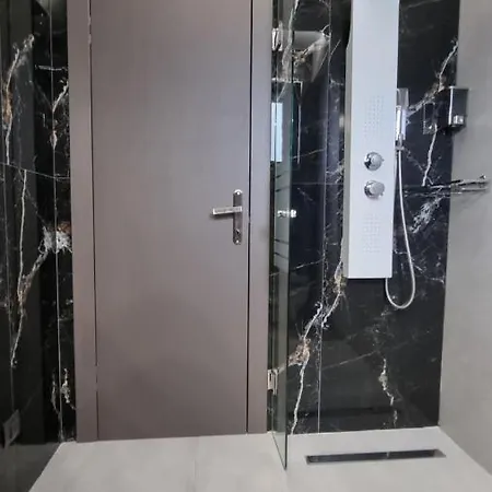 Aparthotel Luxsuites 4*