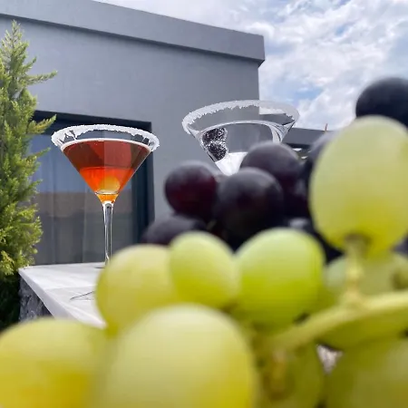 Luxsuites Aparthotel Ofrínion