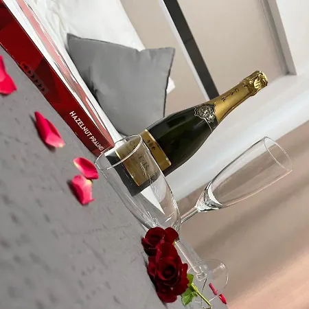 Luxsuites 4* Ofrínion