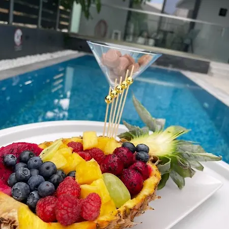 Luxsuites 4* Ofrínion