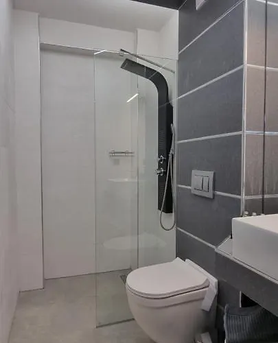 公寓式酒店 Luxsuites 4*