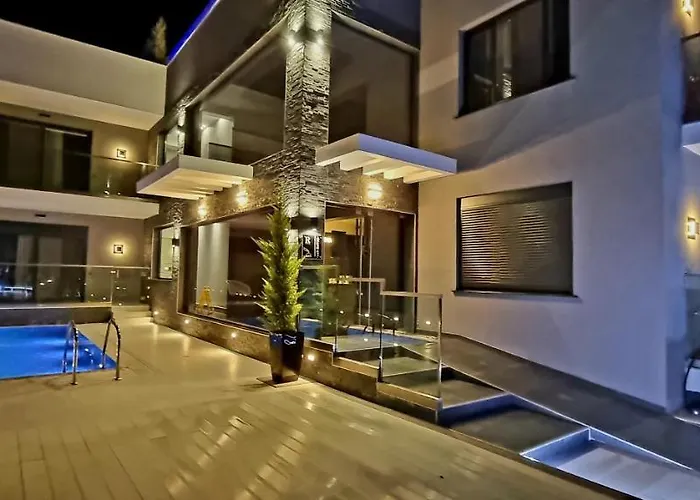 Luxsuites 公寓式酒店 4*