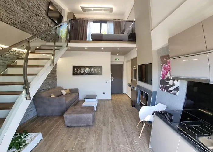 Luxsuites 4* Ofrínion