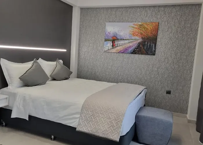 Luxsuites 4* Ofrínion