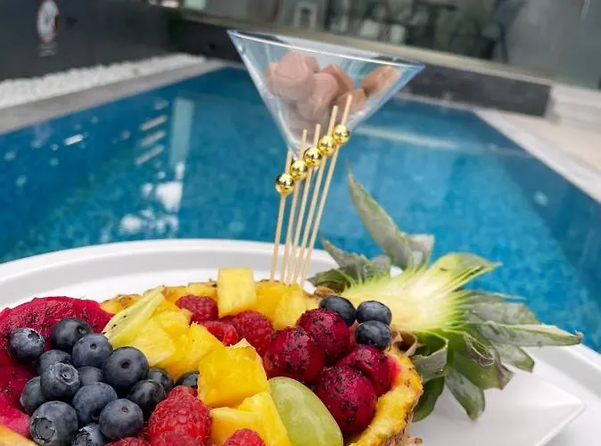 Luxsuites 4* Ofrínion